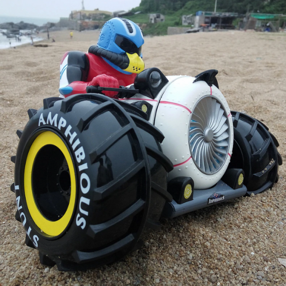 Remote Control Kingbot Waterproof Amphibious Motorcycle 2.4 Ghz (Scale 1:14) Remote Controlled Car (4841116663893)